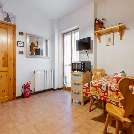 Ai Piedi Del Monte By Interhome شقة *