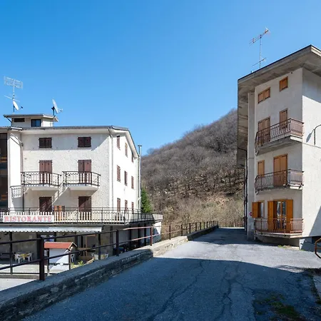 شقة Ai Piedi Del Monte By Interhome